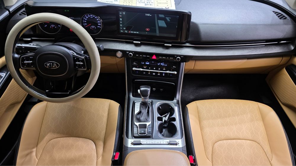 Автомобиль/Машина Kia Carnival 9-Seater Prestige