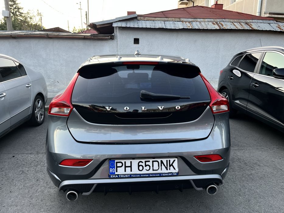 Volvo v40 Sport 2.0