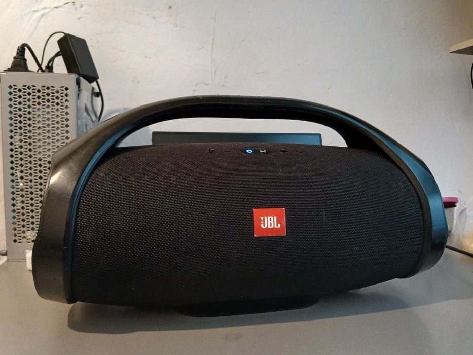 JBL Boombox, оригинал, без проблем