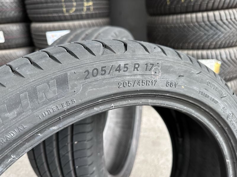205/45/17 MICHELIN 2бр