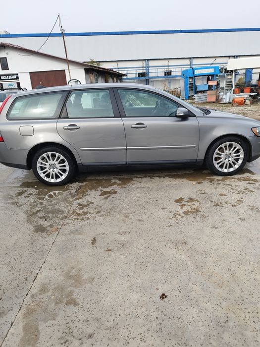 Продавам volvo v50