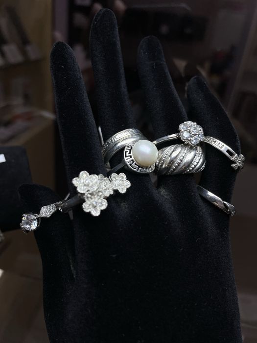 Кольца и наборы серебрянные в ассортименте