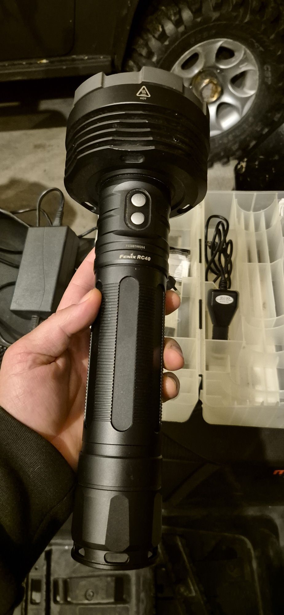 Lanterna Fenix RC40 in stare originala, cu cutie si toate accesoriile.