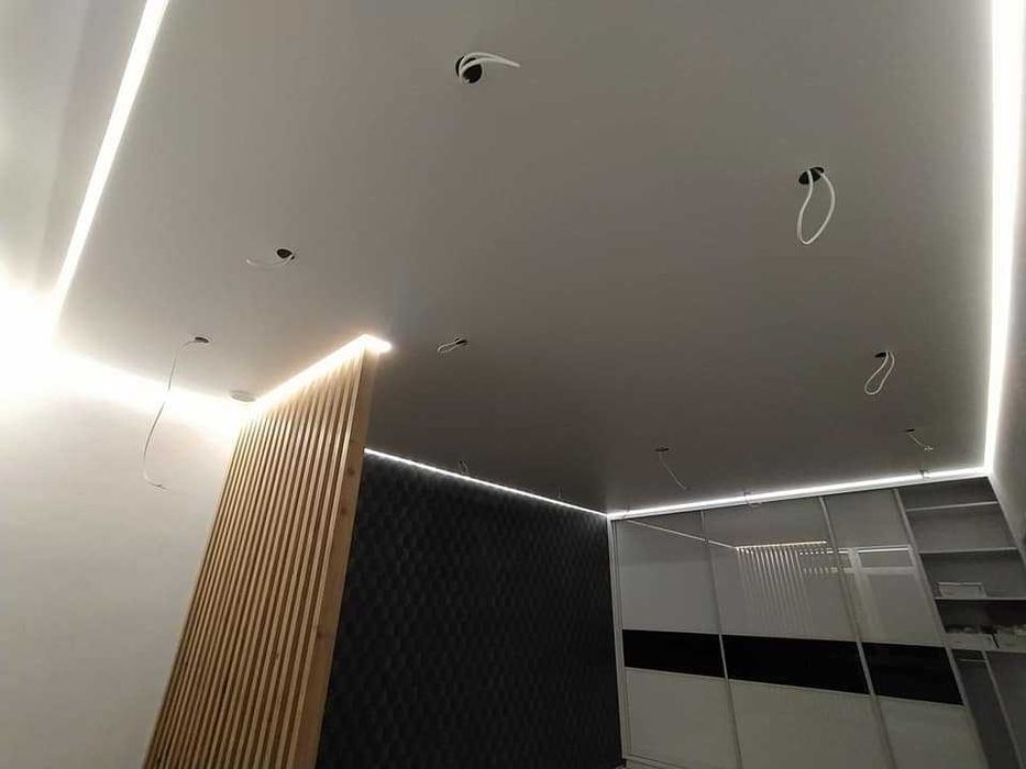 Монтажници на опънати тавани