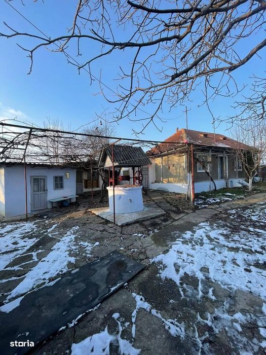 De vanzare casa suprafata Teren 3260mp Pret 42.000e