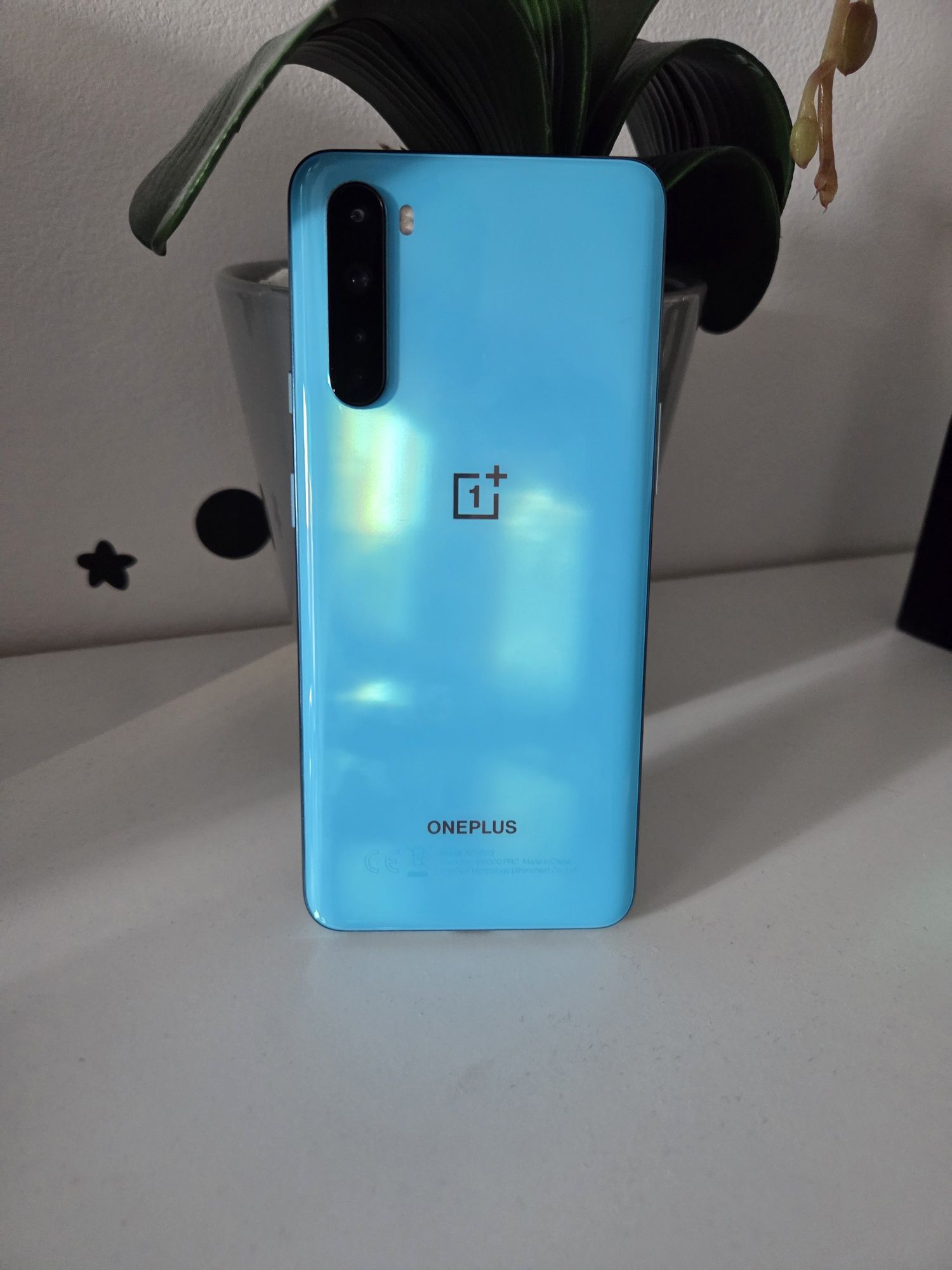 Vând Telefon OnePlus Nord în stare impecabilă