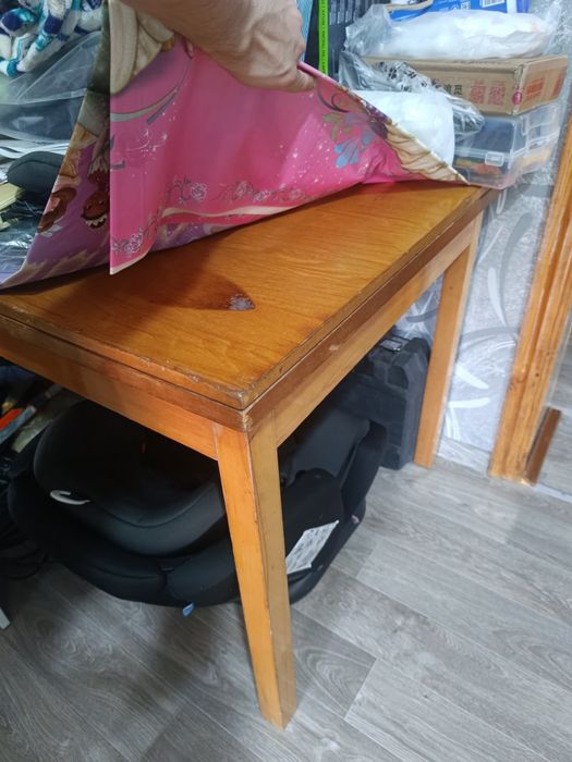 Стол раскладной, чистое дерево лакированный