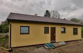 Vând case modulare pe structură de metal din panouri sandwich