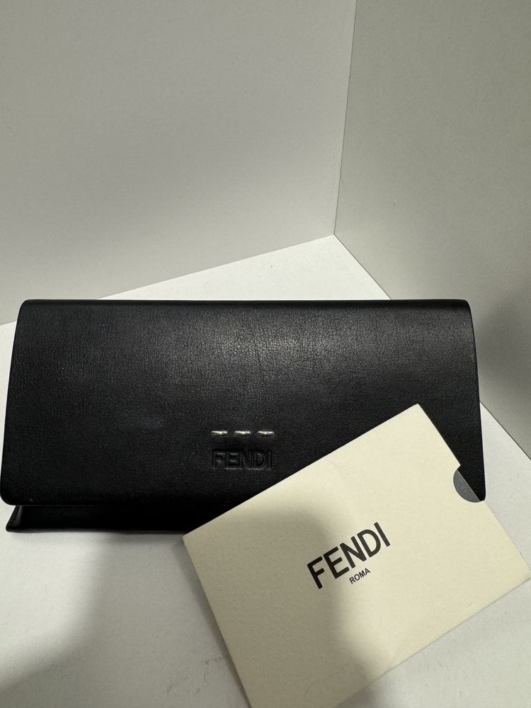 Ochelari de soare logo Fendi