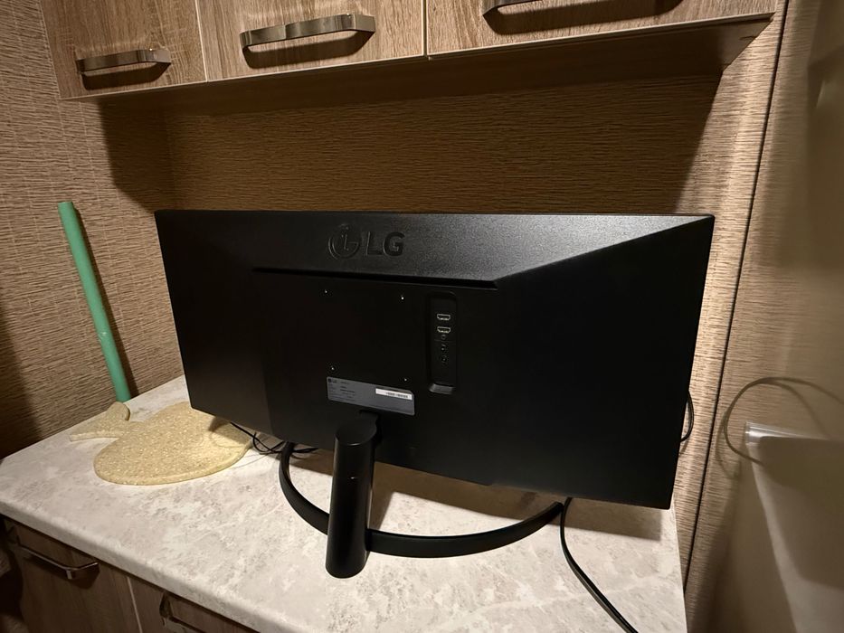 Продаю монитор Lg