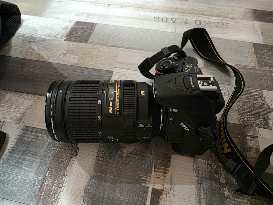 Nikon D 5600 обектив, раница, светкавица