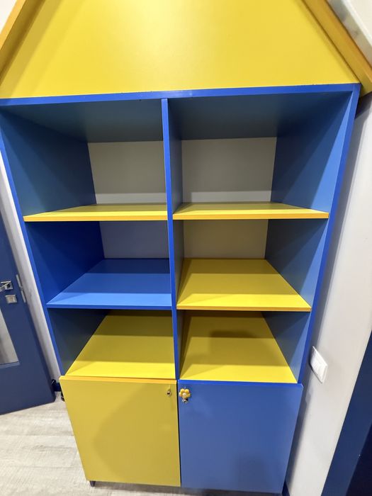 Продается шкаф для детского центра