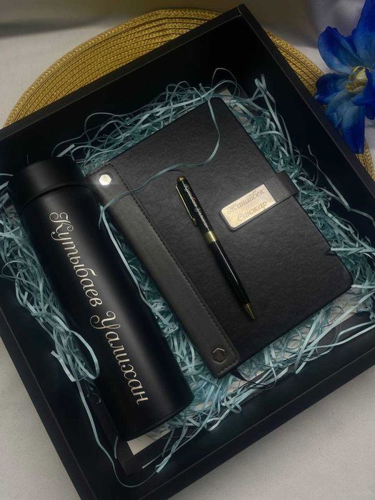 Именной подарочный набор для мужчин: термос, блокнот, ручка новый год