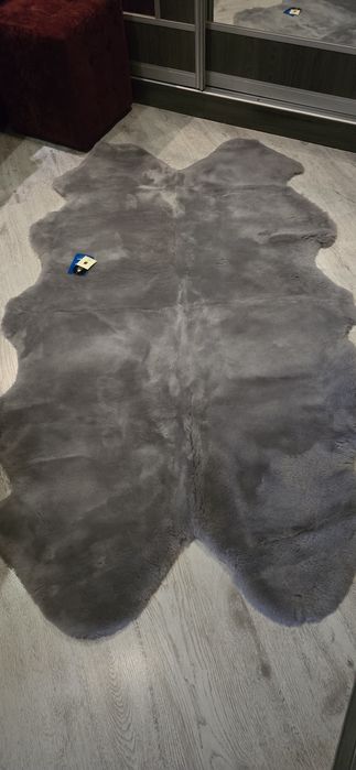 Продам ковры из овчины 1.30×1.80 разных цветов