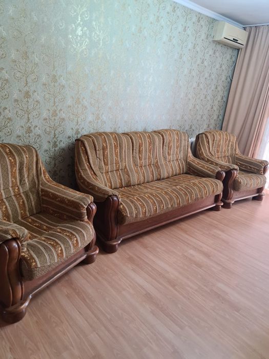 Диван 2м×80см, 2 кресла 90см×90см