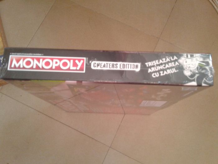 Joc Monopoly Cheaters romana, nou, Hasbro, in tipla