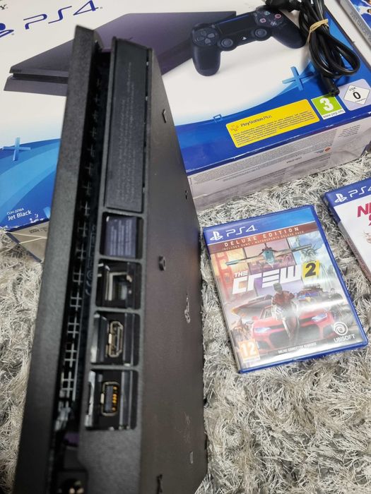 PS4 slim Play Station 500 GB (serie CUH 2216A) + camera Sony V1
