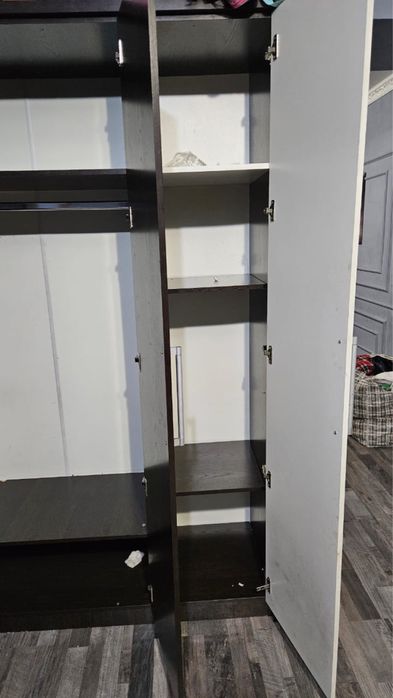 Срочно продается шифоньер