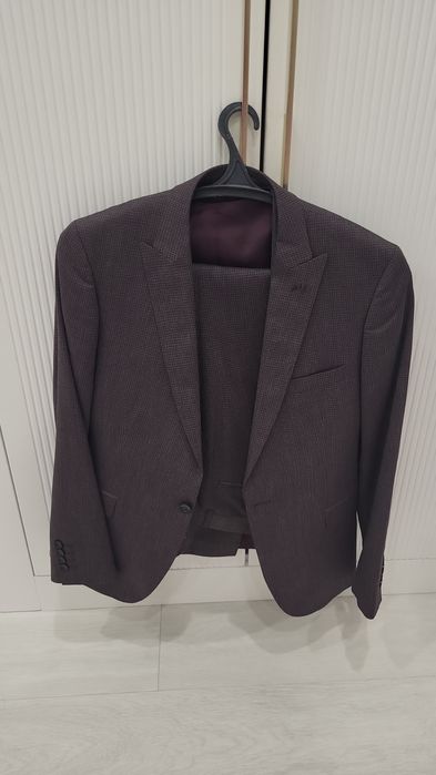 Костюм мужской тройка