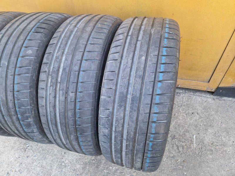 4 Michelin R19 225/45
летни гуми
DOT4418