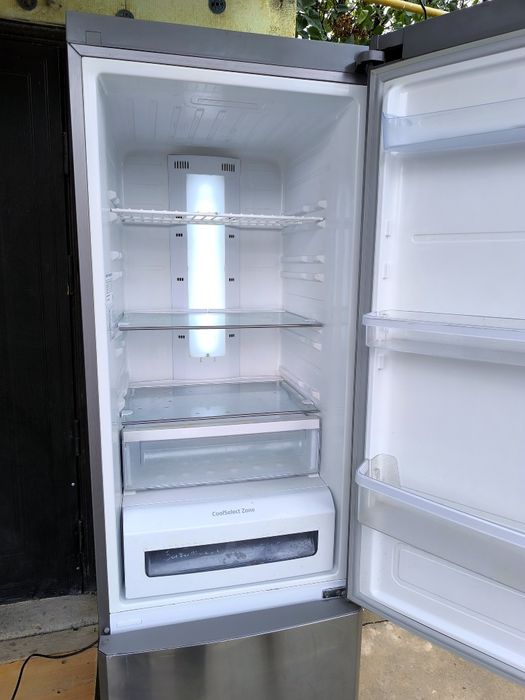 Продается холодильник Samsung