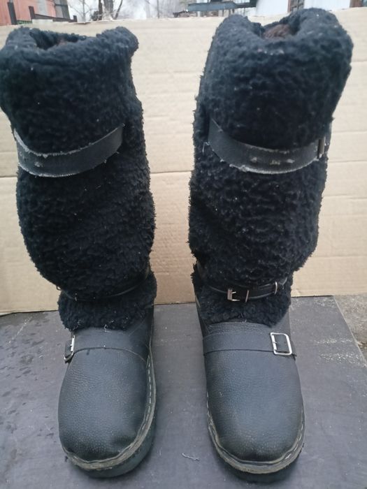 Продаю унты с искусственным мехом