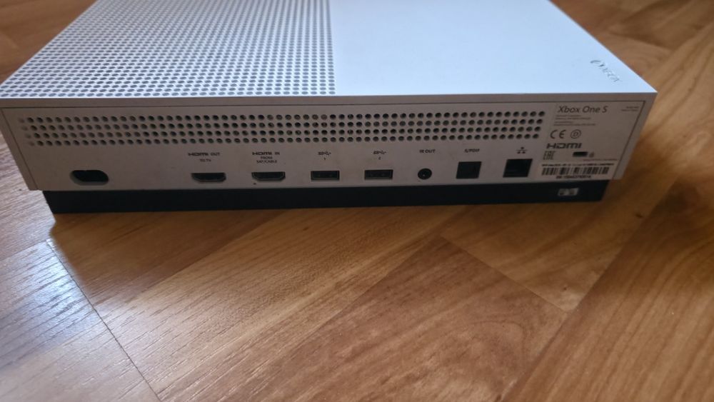 Consola Xbox one S + maneta