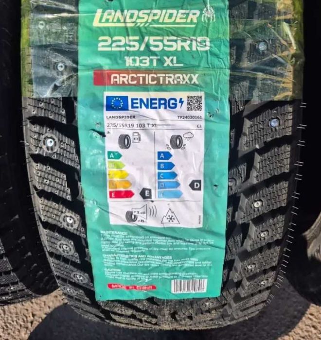 Новые зимние шины с шипами 225 55 R19