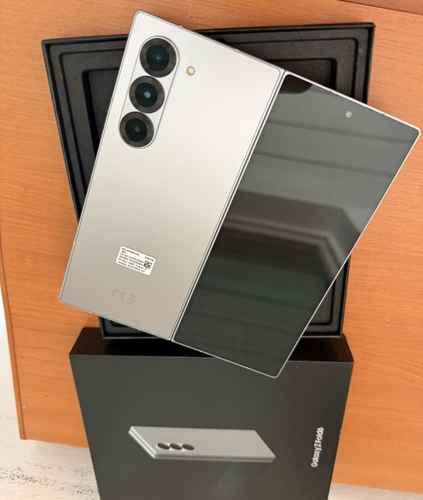 Vand samsung z fold 6 5g 1tb memorie