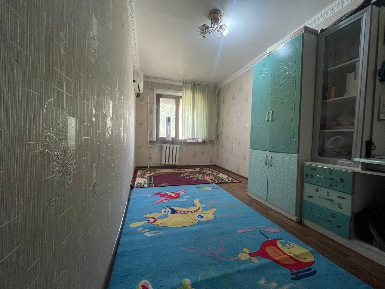 Продается квартира возле метро Беруний