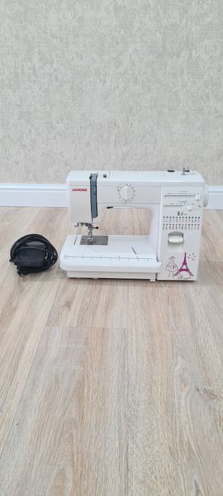 Швейная машина Janome Escape Q-23P белый