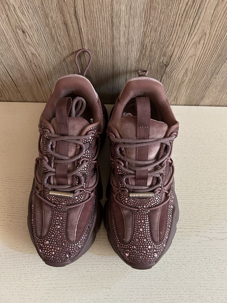 STEVE MADDEN Чисто Нови 37-ми номер