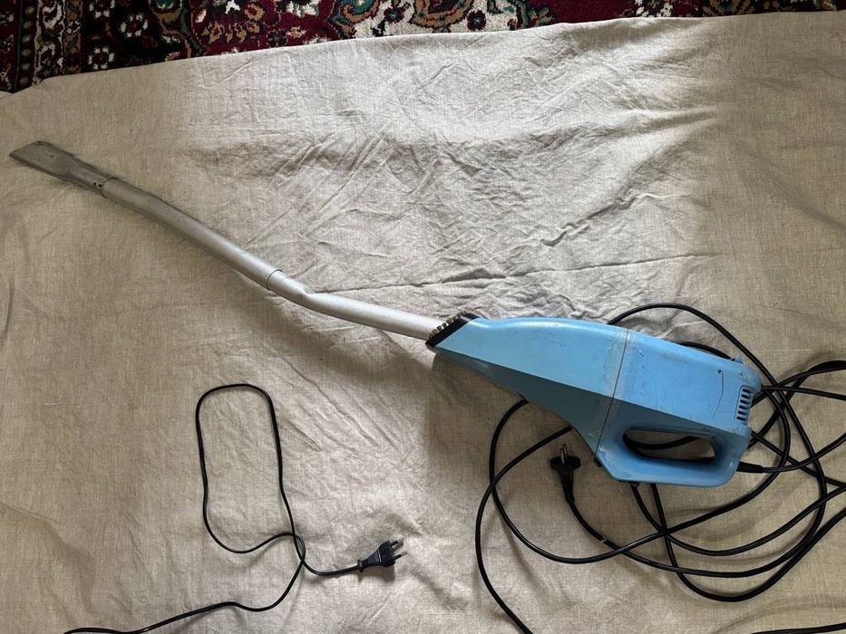 Продам авто пылесос рабочий