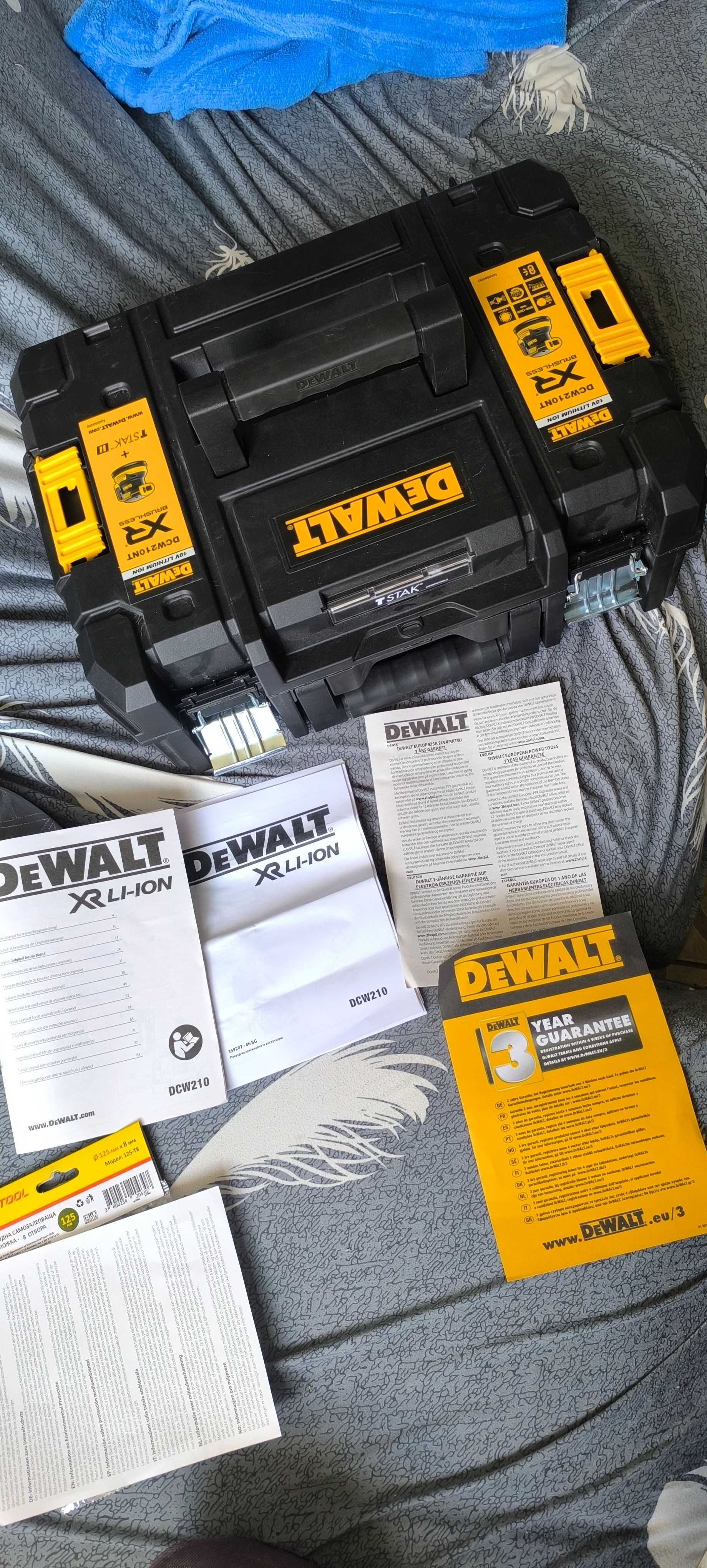 Эксцентричен шлайф DeWALT DCW210