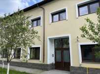 Inchirez apartamente / garsoniere cu parcare privata in Caransebeș