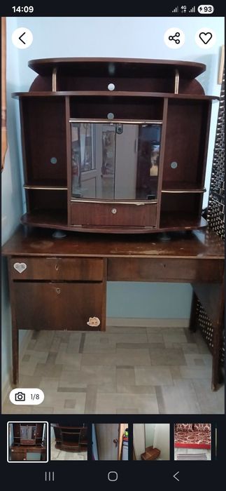 Тумба под ТВ,в хорошем состоянии, письменный стол из чистого дерева,