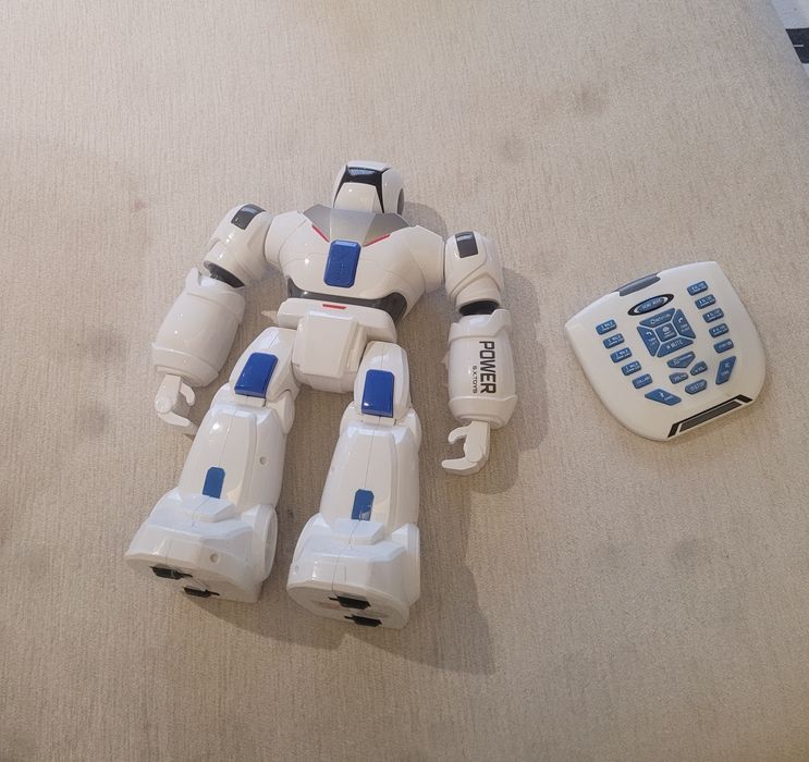 Vând Robot de jucărie
