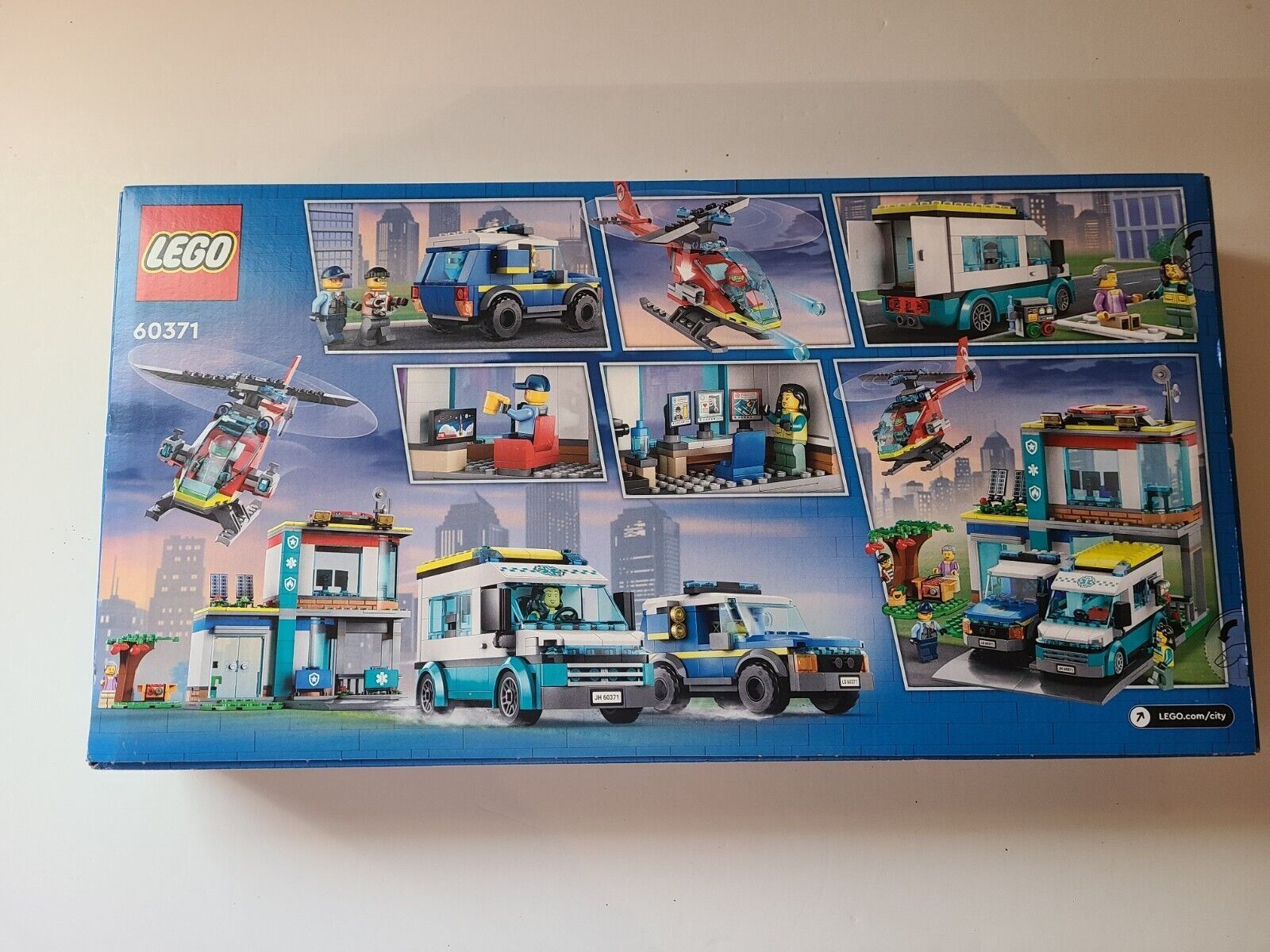 LEGO City Centru pentru vehicule de urgenta 60371