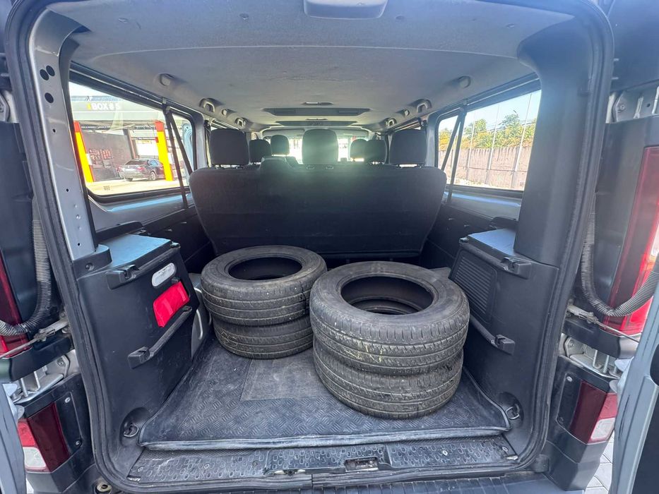 Opel Vivaro-1,6 Diesel-9 Locuri-Euro 6-L2H1