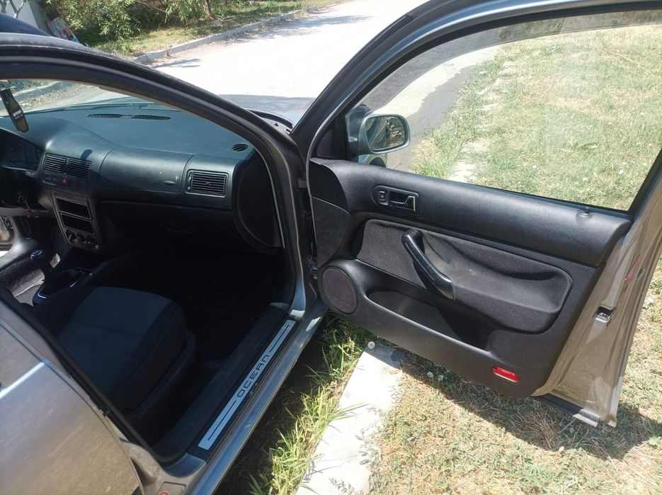 W Golf 1.9 комби . Топ състояние!