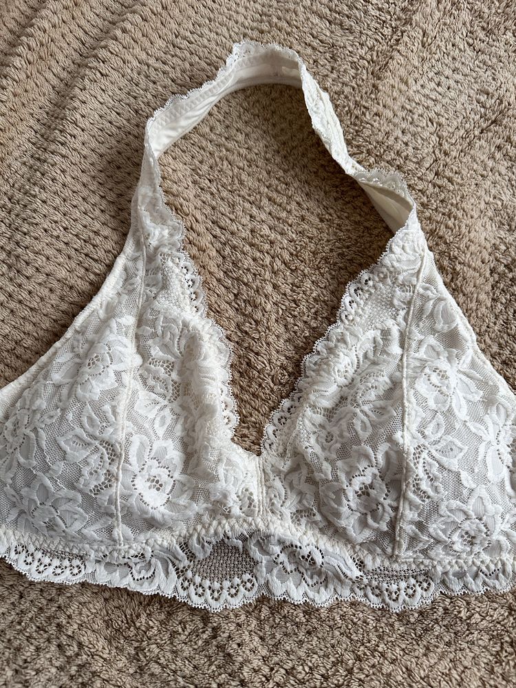 Нов дантелен сутиен Abercrombie & Fitch + топ
