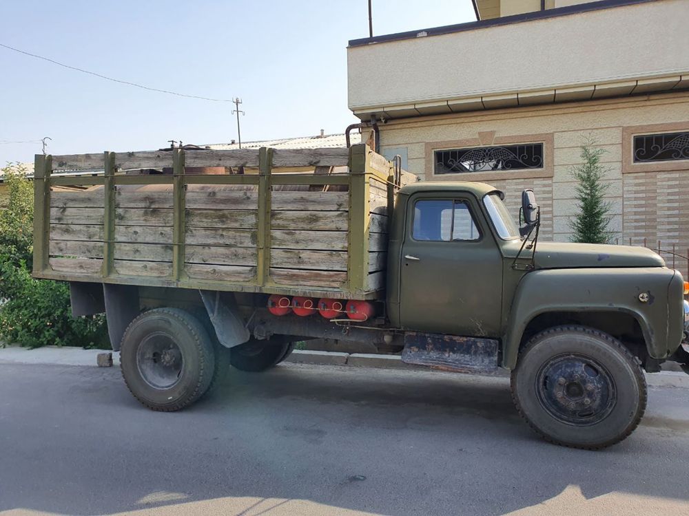 Gaz 53 srochna sotiladi