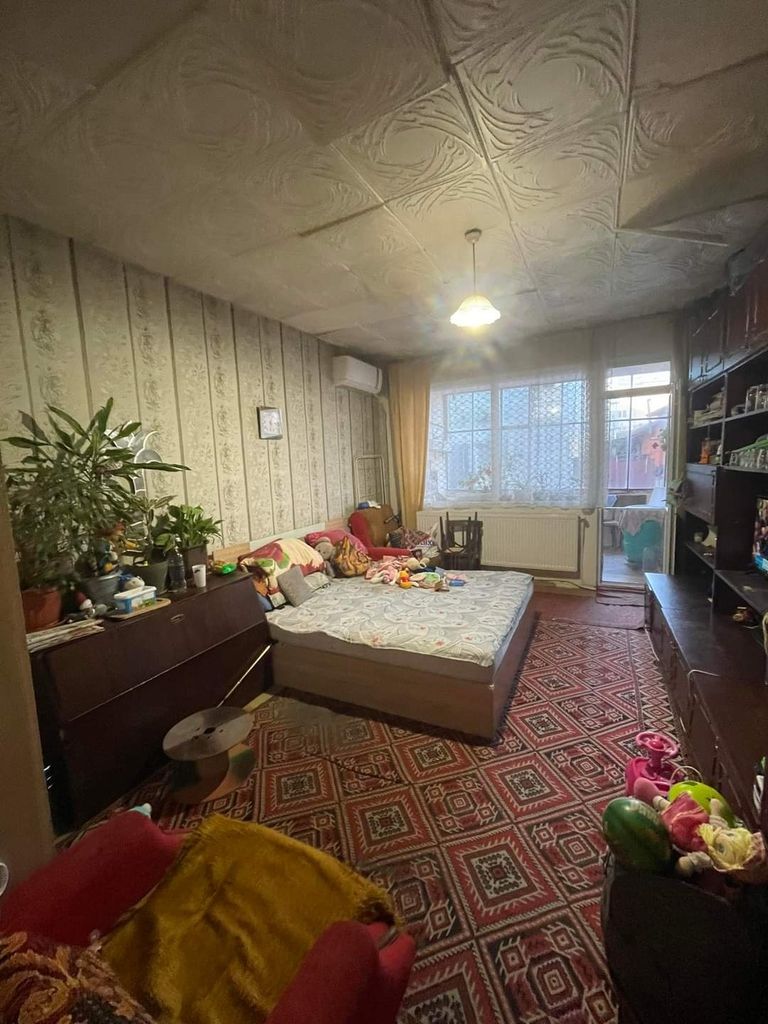 Продава се Четиристаен апартамент в Търговище, Център - 123300 кв.м за 2 €/кв.м - Снимка #9