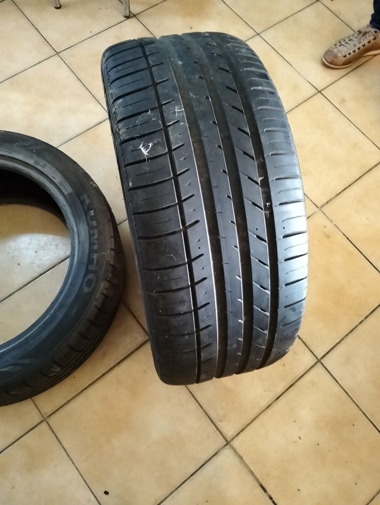 Vând 2 anvelope R18