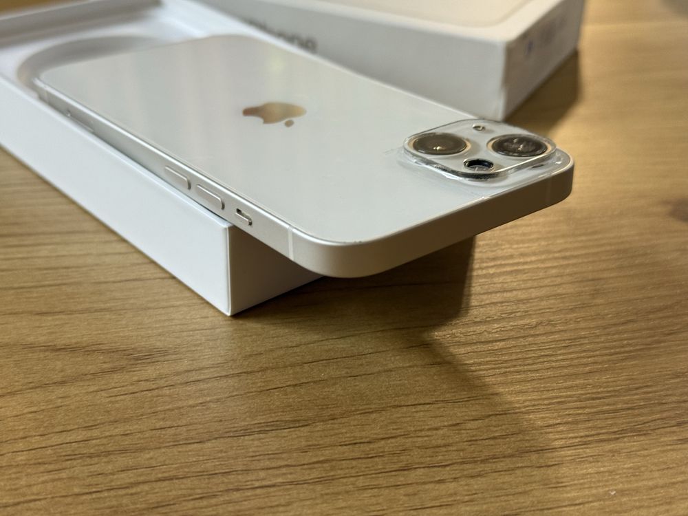 Бартер като нов iPhone 13 256gb бял