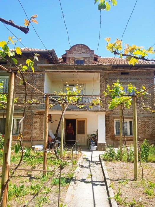Продавам къща с.Кочово,обл.Шумен