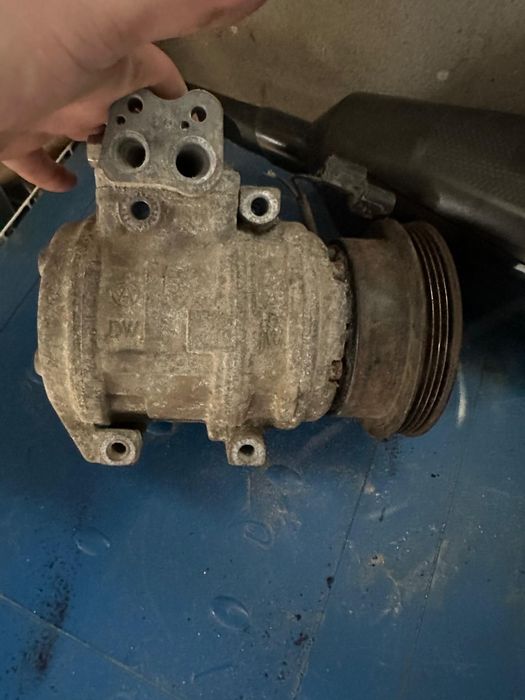 Compresor auto aer condiționat