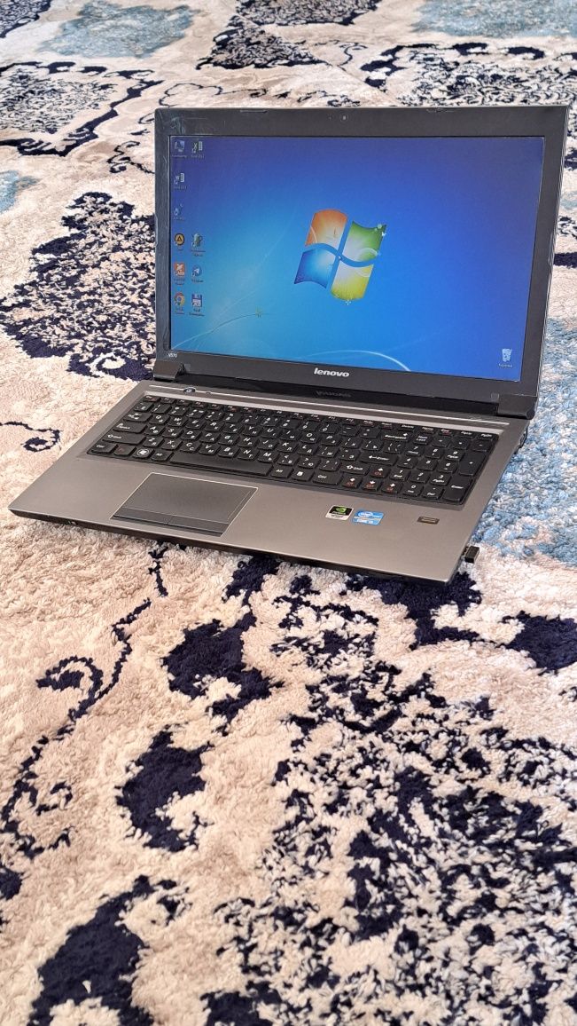 Lenova v570 Intel Corei3
