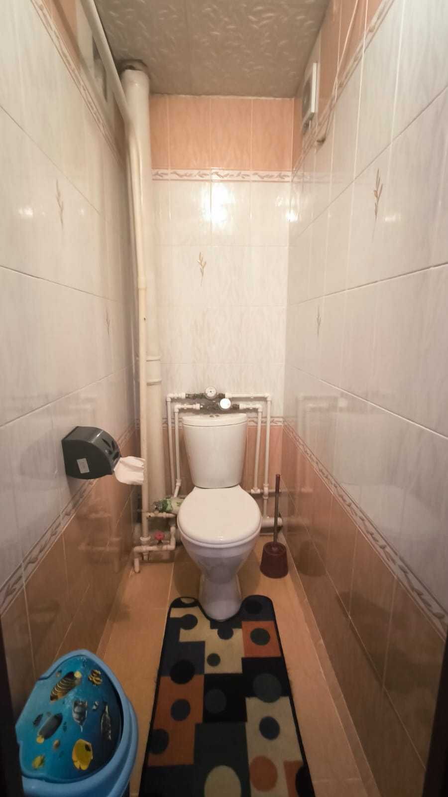 Продаю 2-комнатную квартиру в 8 мкр(5 кольцо)