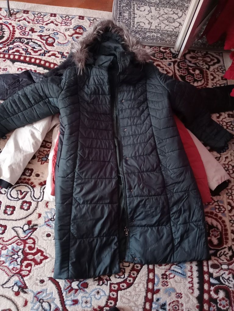 Продам куртки зимние женские и мужские